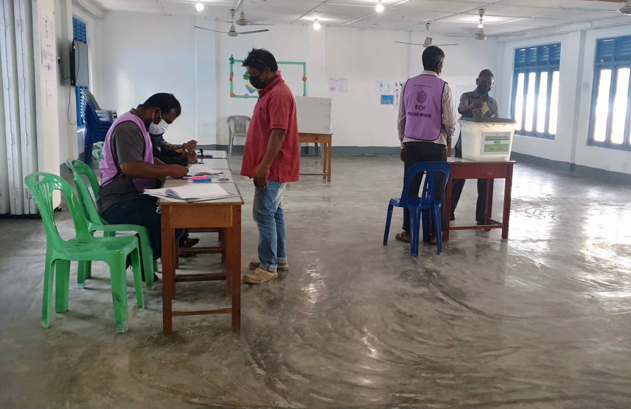 3 ރަށެއްގެ އަންހެނުންގެ ކޮމިޓީގެ އިންތިޚާބުގެ ވޯޓުލުން ފަށައިފި