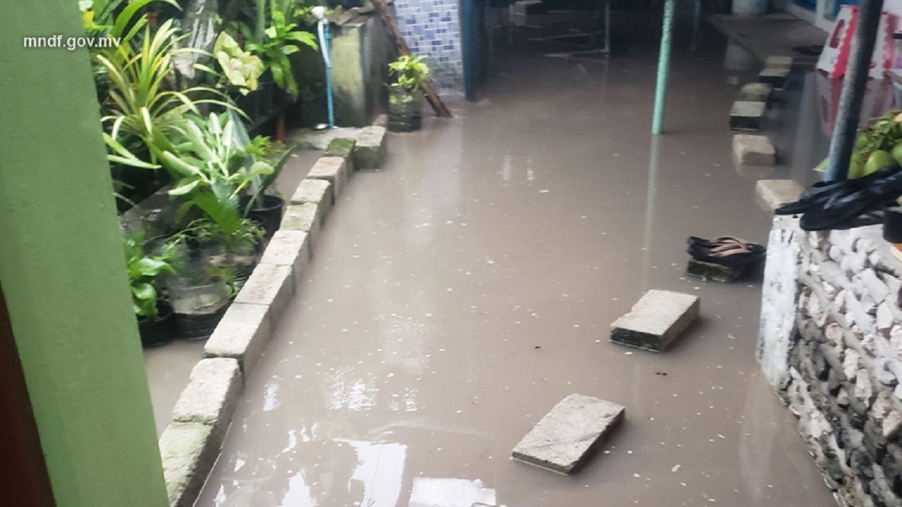 ޅ. ކުރެންދޫ އާއި ނައިފަރުގައި ފެންބޮޑުވެ ބައެއް ގެތަކަށް ފެން ވަދެއްޖެ