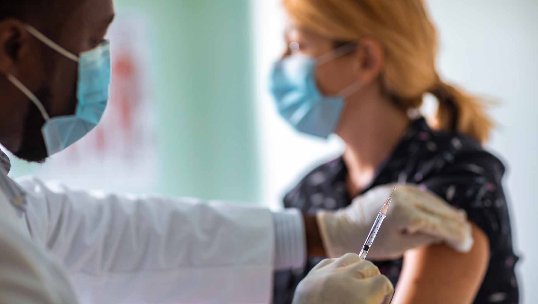 އެމެރިކާގައި އެއް މިލިއަން މީހުންނަށް ވެކްސިން ޖަހައިފި