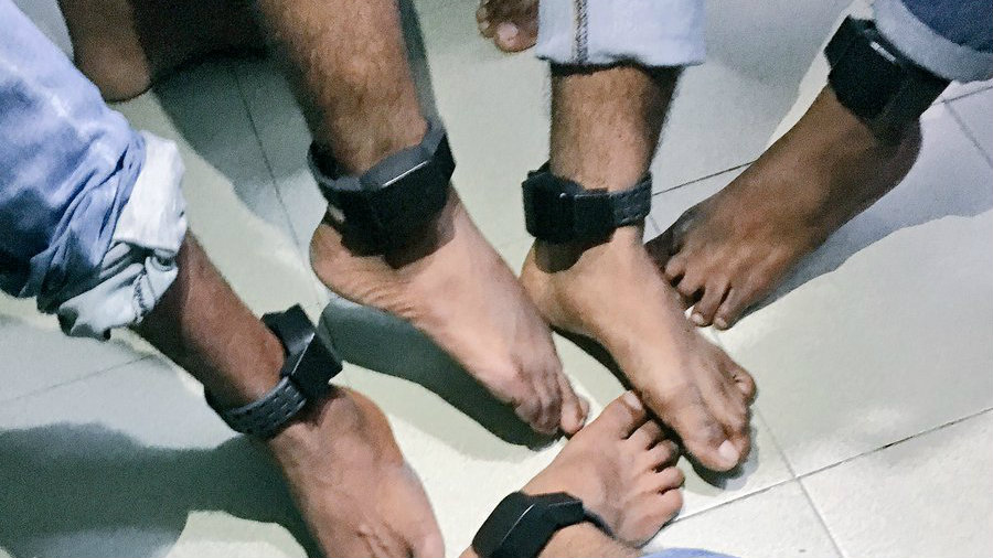 ބޮޑެތި ތުހުމަތުތަކެއް ކުރެވޭ އަހަނދުގެ ފައިގައި ޓެގް އަޅުވައިފި