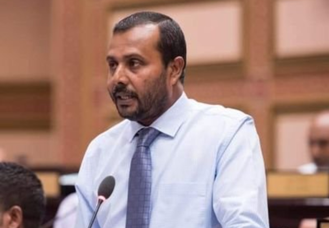 ހިޔާ ފްލެޓަށް ހަޖޫ ޖެއްސެވި މެމްބަރު ޔޫނުސް ހޫނު ފެނަށް!