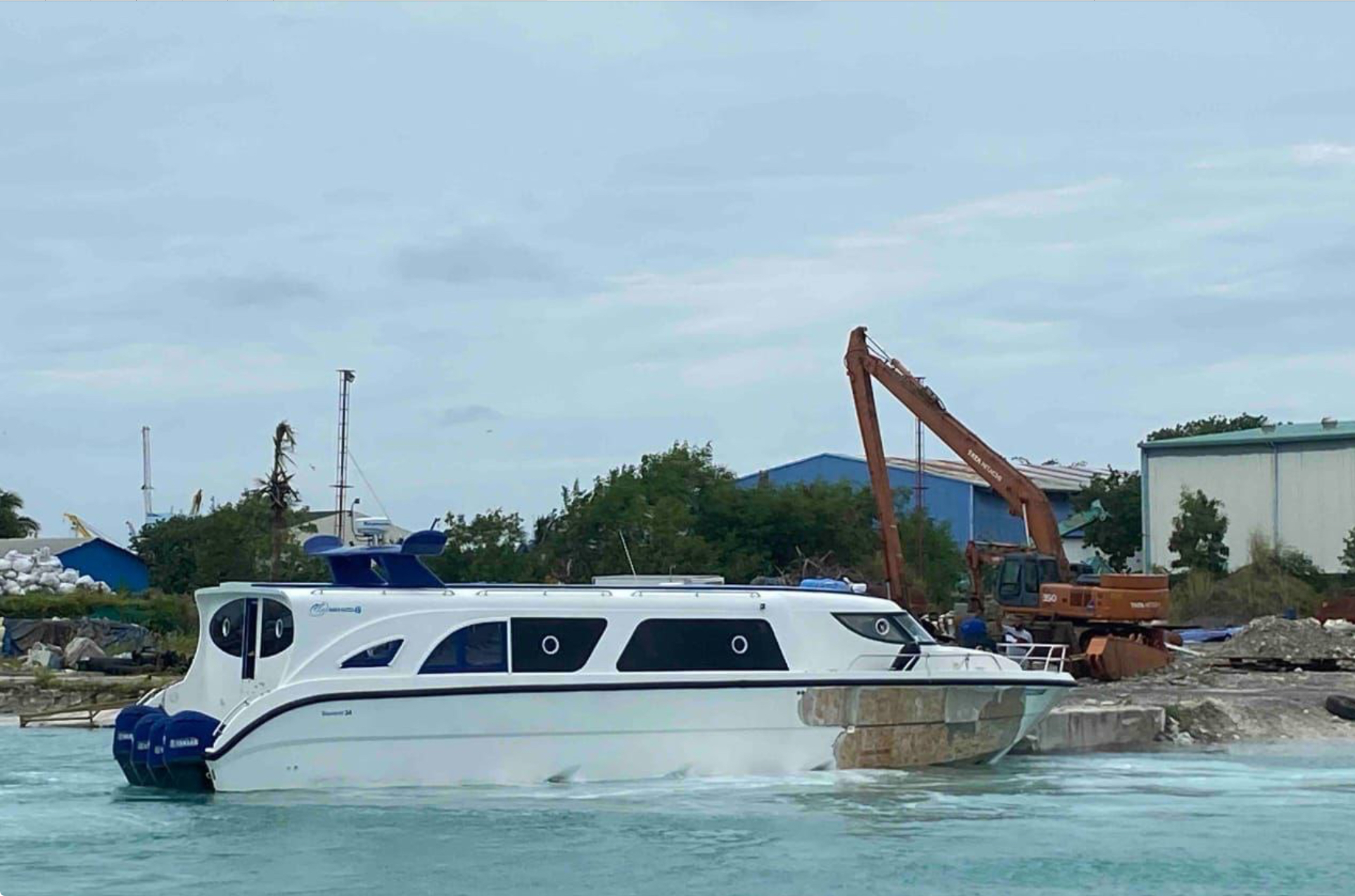 38 މީހުންނާއެކު ދަތުރުކުރަމުން ދަނިކޮށް ފަޅައިގެންދިޔަ ލޯންޗެއް ތިލަފުއްޓަށް ވައްދައިފި