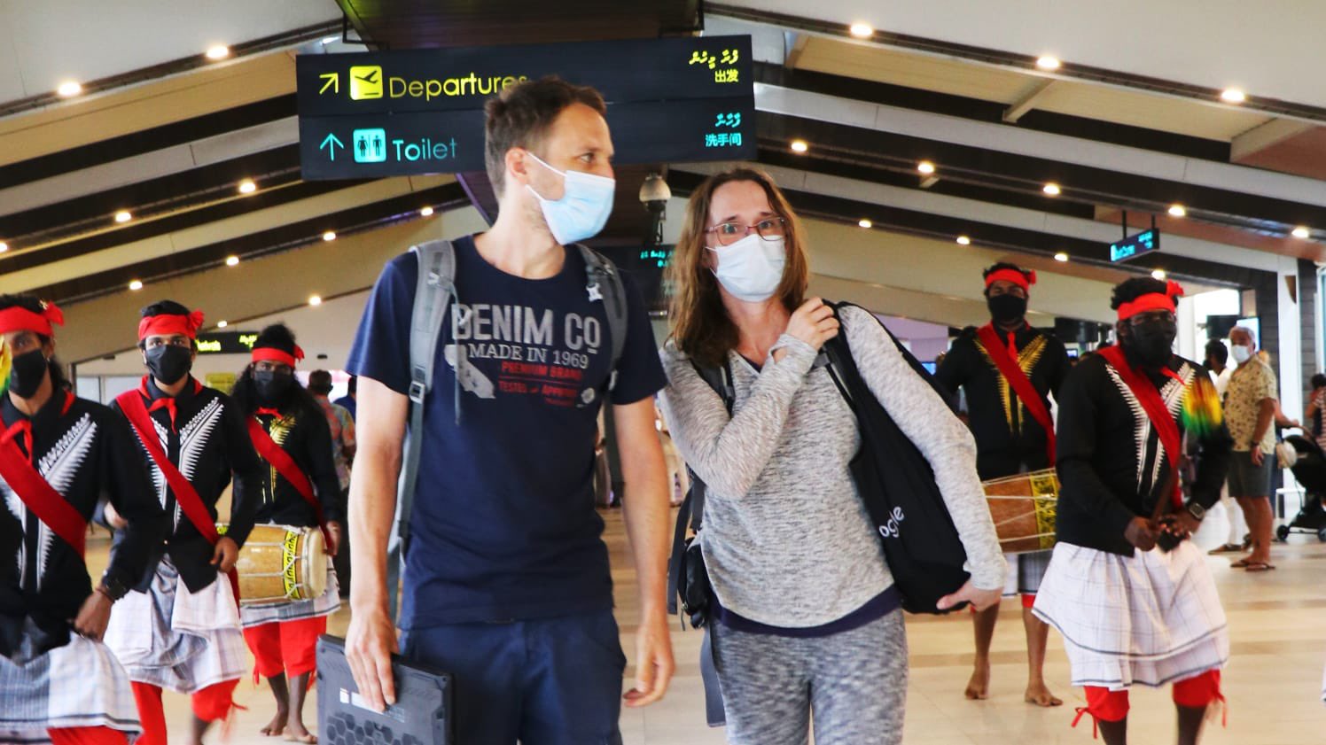 ފަތުރުވެރިން ރޭކުރި އަދަދު ދިހަ މިލިއަނަށް