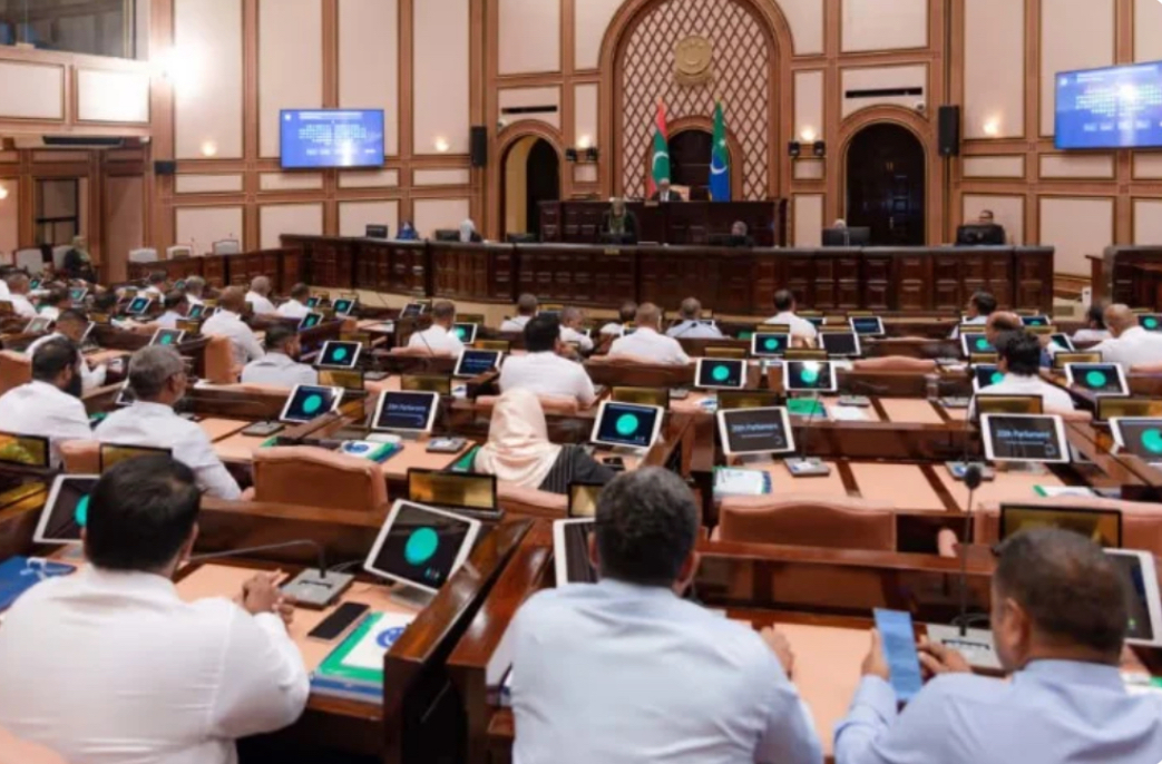 ޕާޓީ ބަދަލުކުރިޔަސް ވޯޓަކަށް ނުގޮސް މެމްބަރުންގެ ގޮނޑި ނުގެއްލޭ ގޮތަށް އިސްލާހެއް