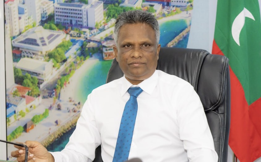 ބިންވެރިޔާ ސިޔާސަތުގެ ދަށުން ހިއްކާ ބިންތައް މާލޭގެ އިޚްތިޞާސަށް އިތުރުކޮށްދެއްވާ: އާޒިމް