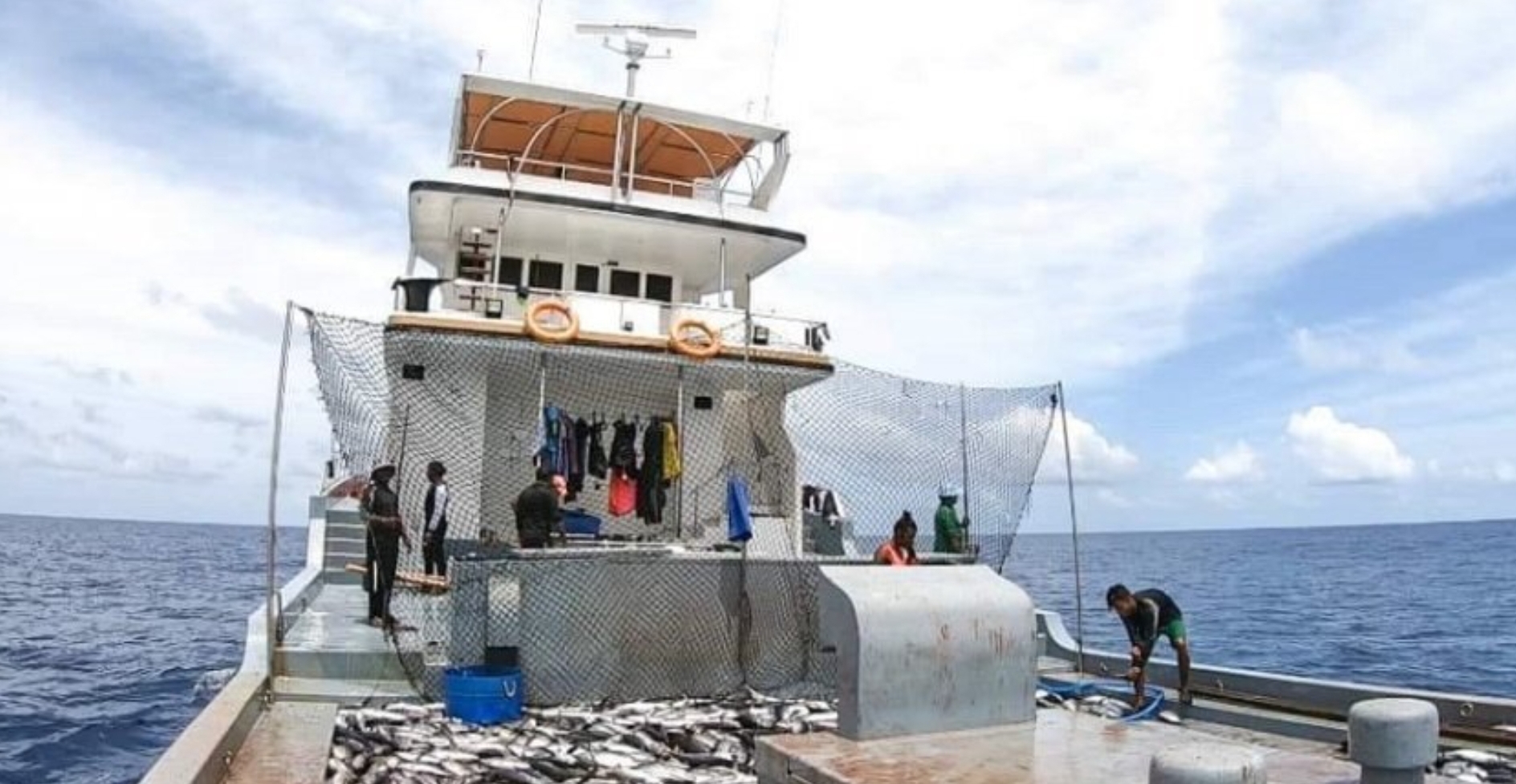 މަސްވެރިކަމަށް ނިކުމެ އުޅުނު ދޯންޏެއްގައި ހުރި ބިދޭސީއަކު މަރުވެއްޖެ