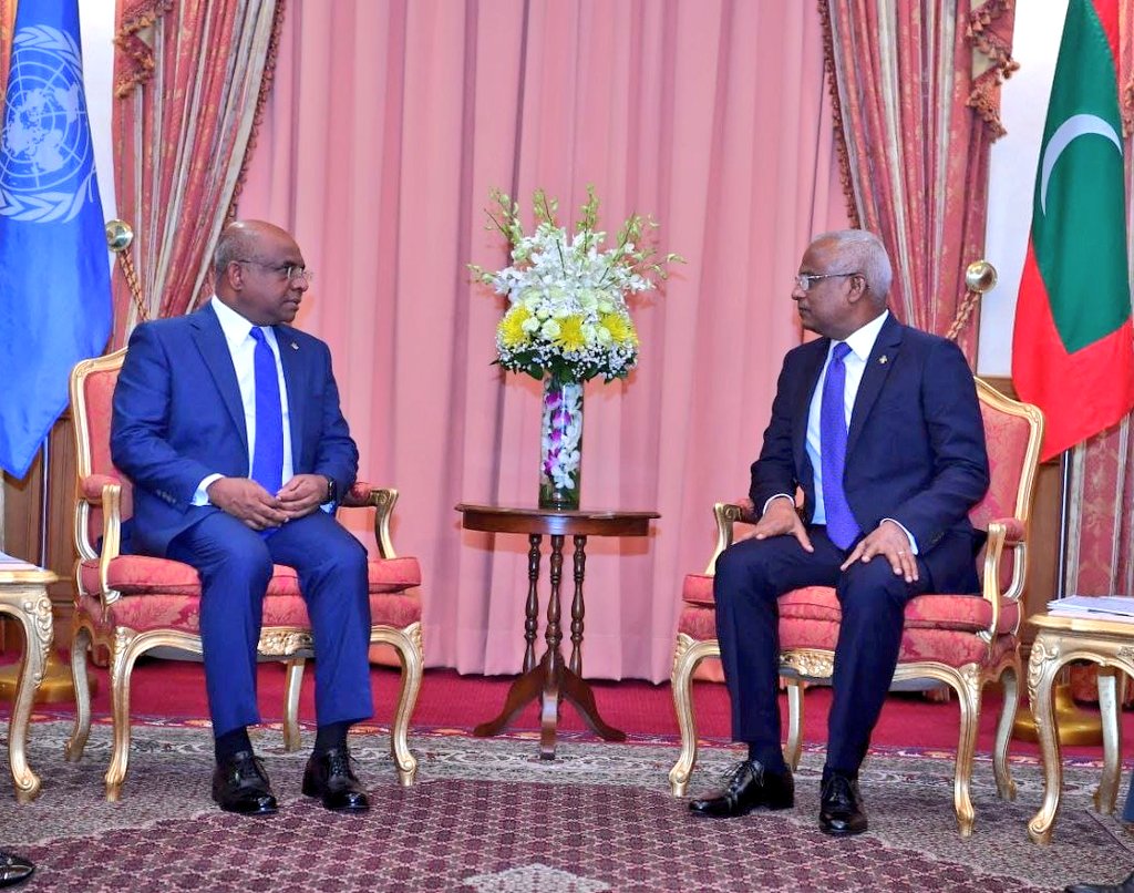 ޝާހިދަށް ލިބިވަޑައިގެންނެވި ފުރުސަތުގެ ބޭނުން ހިއްޕަވައި ޚާރިޖީ ސިޔާސަތު ކުރިއެރުވުމަށް އެދިވަޑައިގެންފި