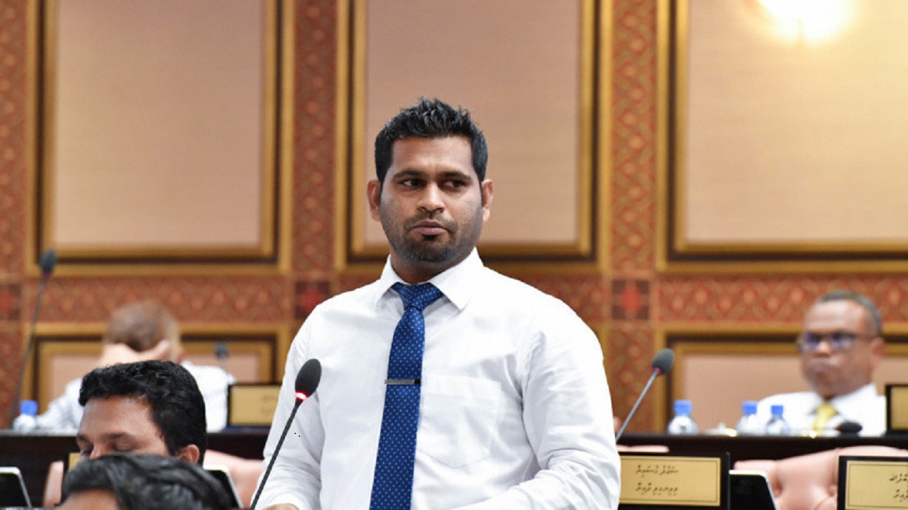 "ލޯ ކުދި ޗައިނާ މީހުންނޭ" ބުނުމުން ރިޔާސަތުން އެކަން ހުއްޓުވައިފި