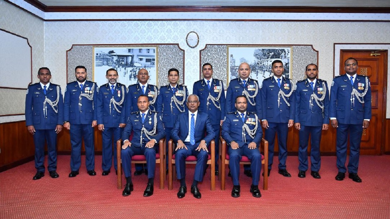 ޕޮލިސް ބޯޑު އެކުލަވައިލައްވައިފި